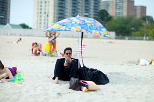 improv_everywhere_beach_ (4)