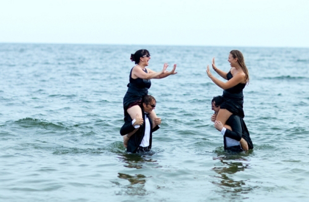 improv_everywhere_beach_ (8)
