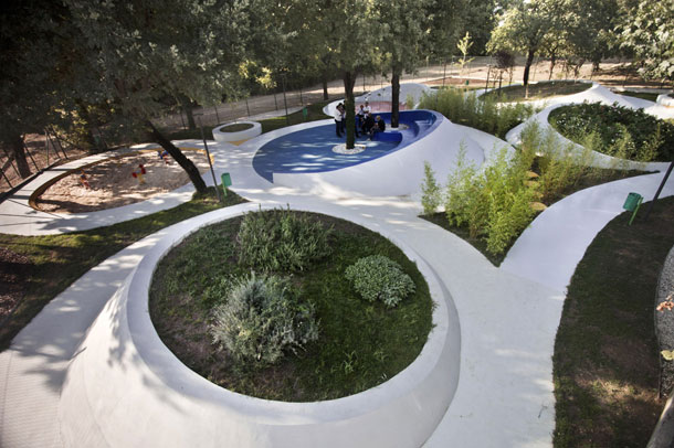 02-Nabito-Sensational-garden