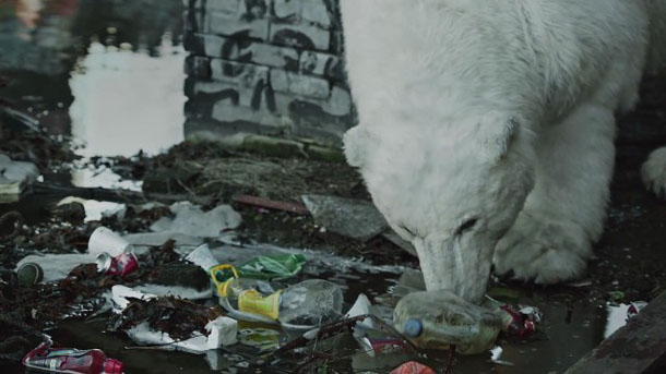 Greenpeace-Homeless-Polar-Bear6-640x360
