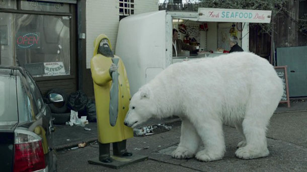 Greenpeace-Homeless-Polar-Bear7-640x360