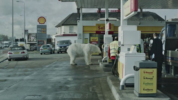 Greenpeace-Homeless-Polar-Bear8-640x360