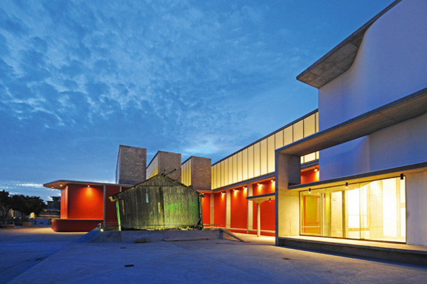 03 Red location gallery